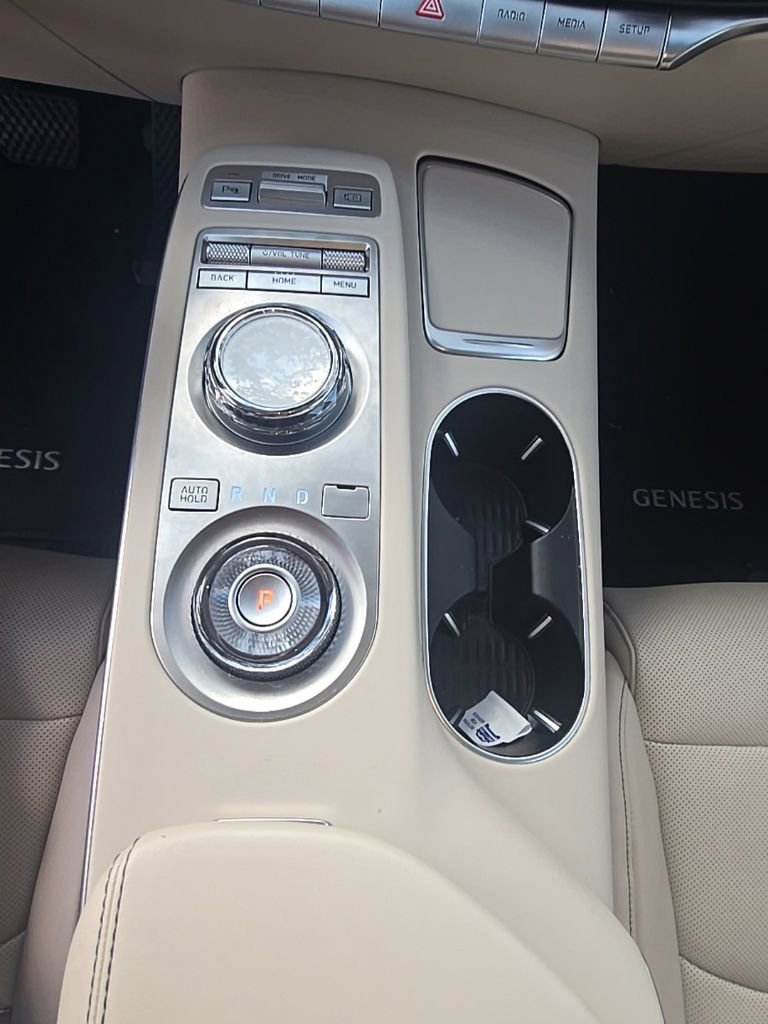 Used 2023 Genesis GV70 2.5T w/ Select Package image 16