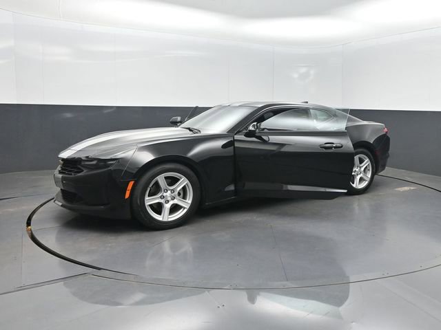 Used 2022 Chevrolet Camaro LT RWD image 32