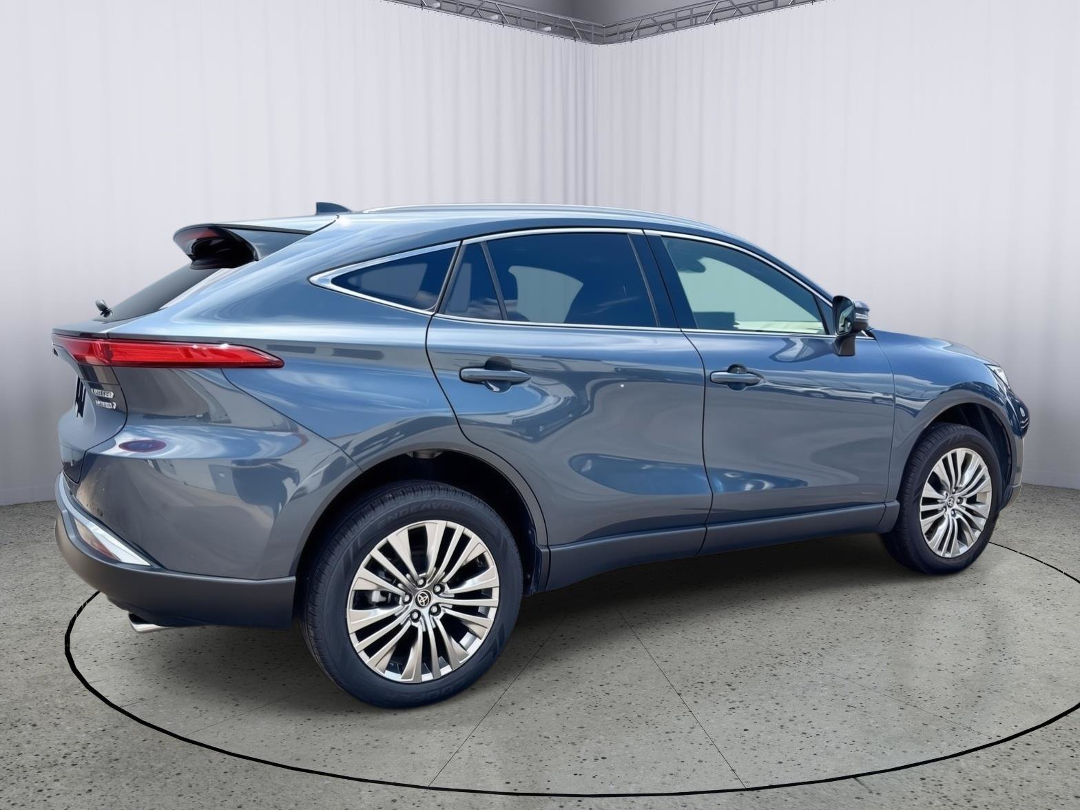 Used 2022 Toyota Venza Limited AWD/4WD image 6