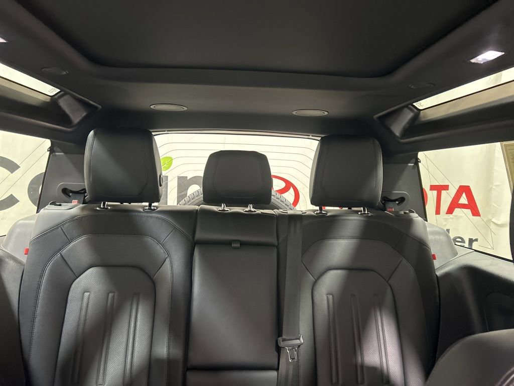 Used 2022 Land Rover Defender 90 X-Dynamic SE image 22