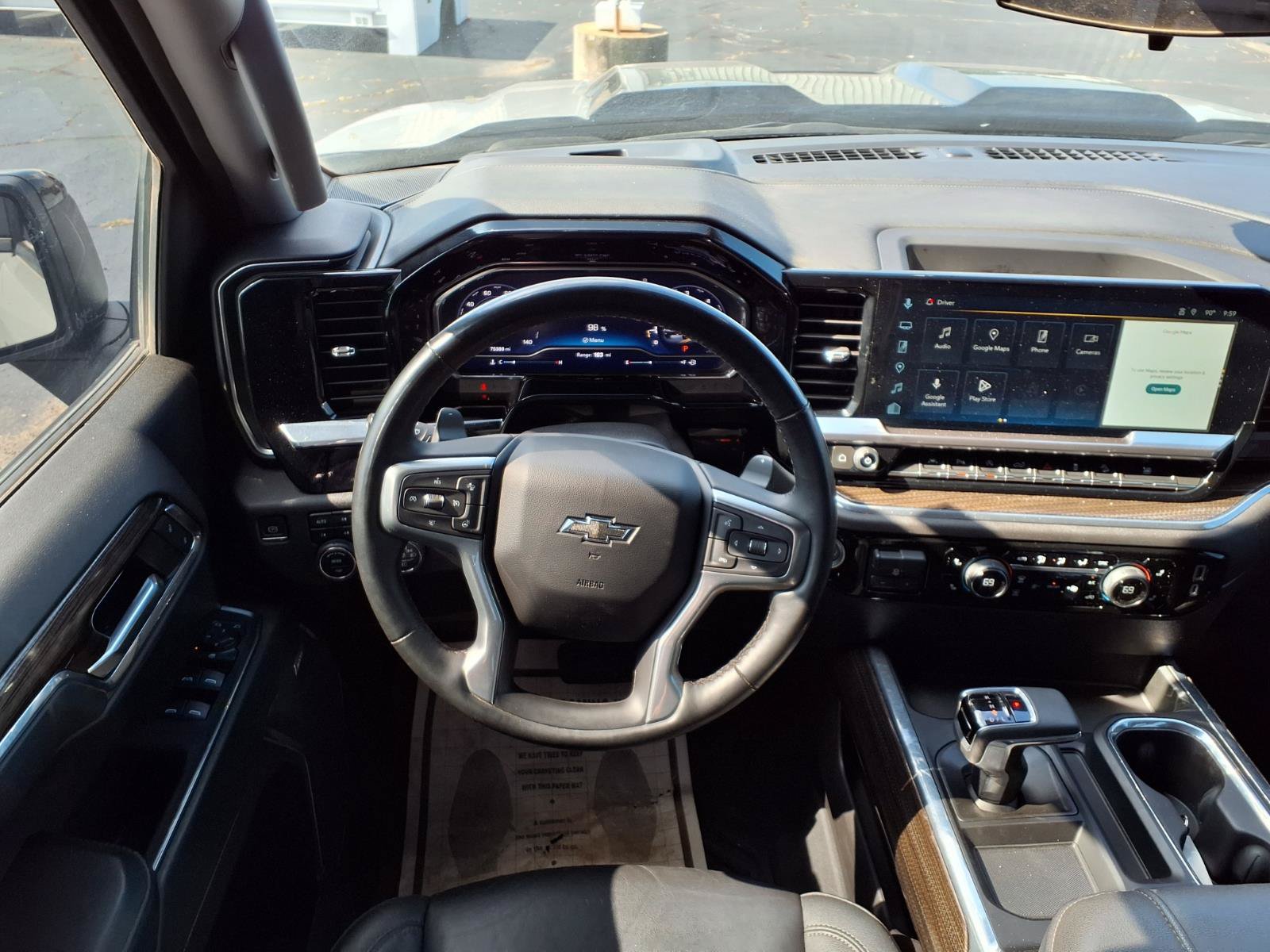 Used 2024 Chevrolet Silverado 1500 LT Trail Boss w/ LT Trail Boss Premium Package AWD/4WD image 3