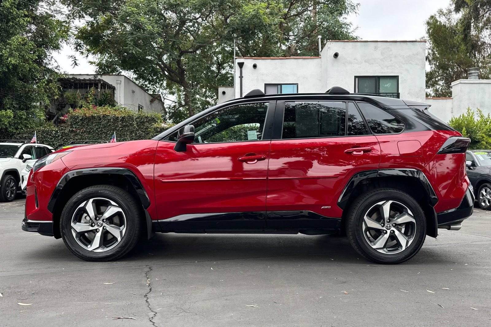 Used 2022 Toyota RAV4 SE w/ Weather & Moonroof Package AWD/4WD image 7