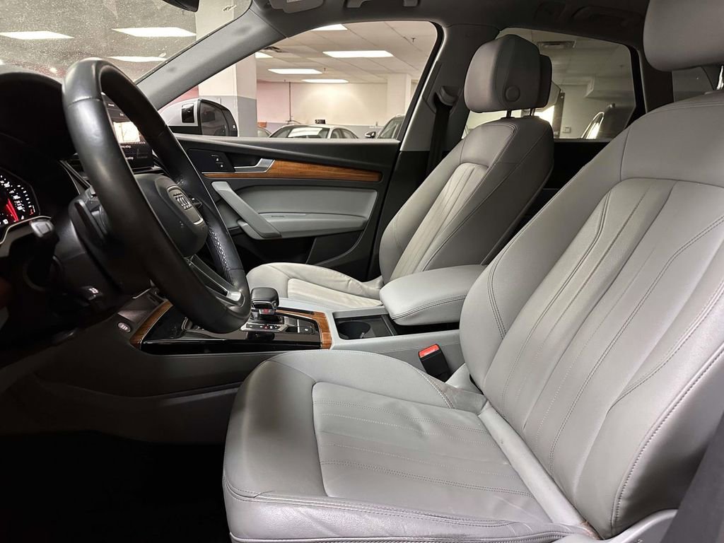 Used 2023 Audi Q5 2.0T Premium w/ Convenience Package image 15