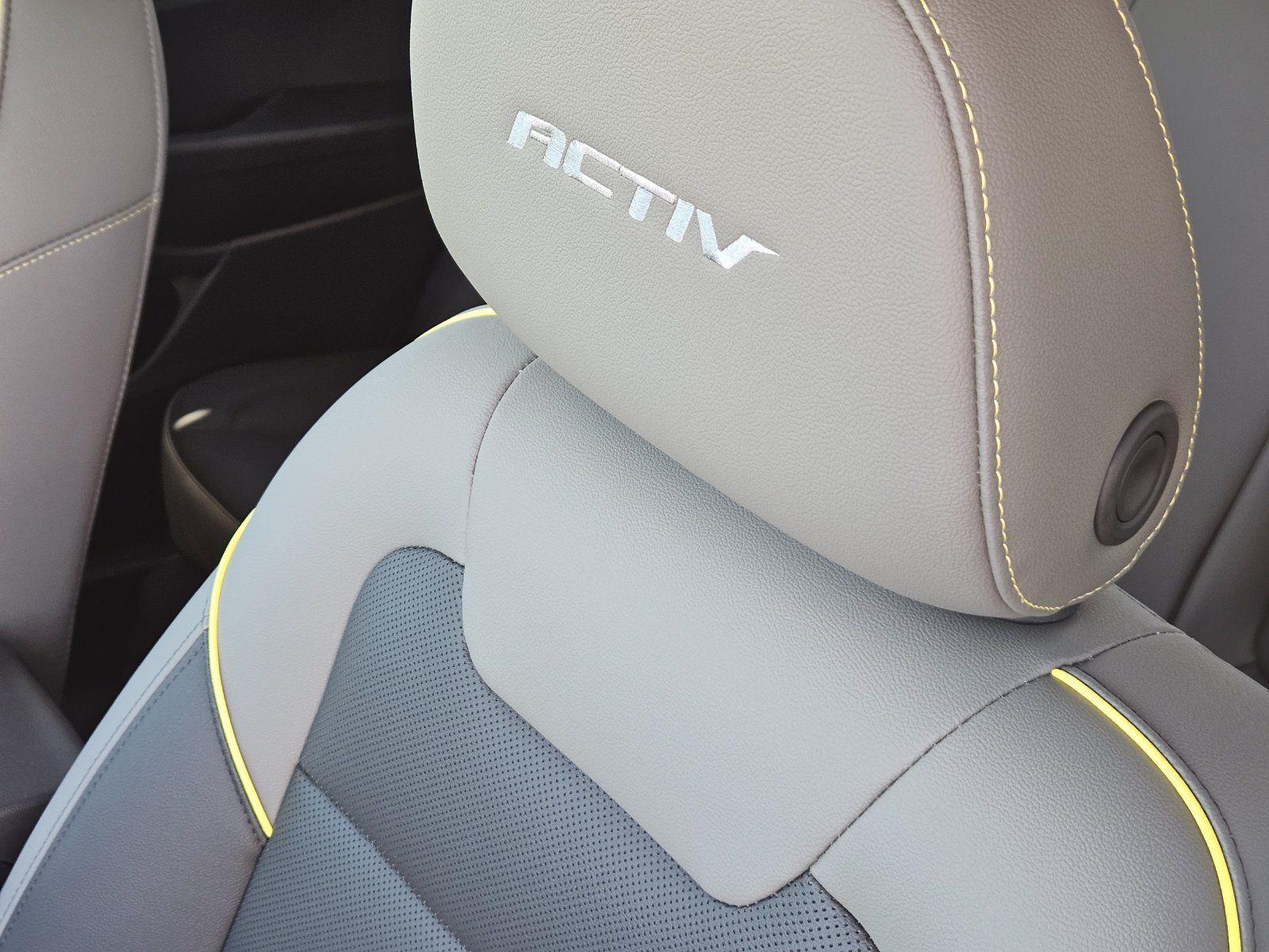 New 2026 Chevrolet Trax ACTIV w/ Driver Confidence Package FWD image 18