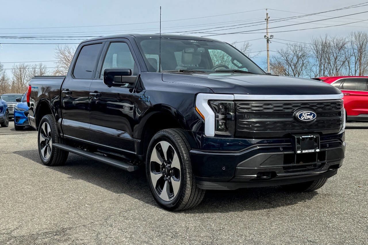 Used 2025 Ford F150 Lightning Platinum AWD/4WD image 1