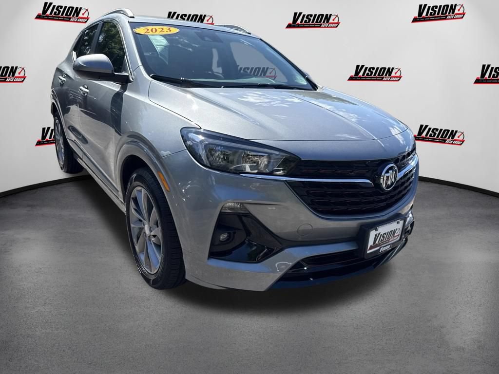 Used 2023 Buick Encore GX Select w/ Sport Touring Package FWD image 3