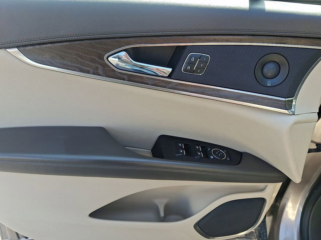 Certified 2019 Lincoln Nautilus Reserve FWD image 12