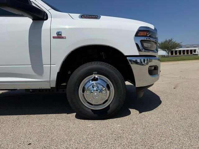 New 2026 RAM 3500 Tradesman w/ Chrome Appearance Group A AWD/4WD image 3