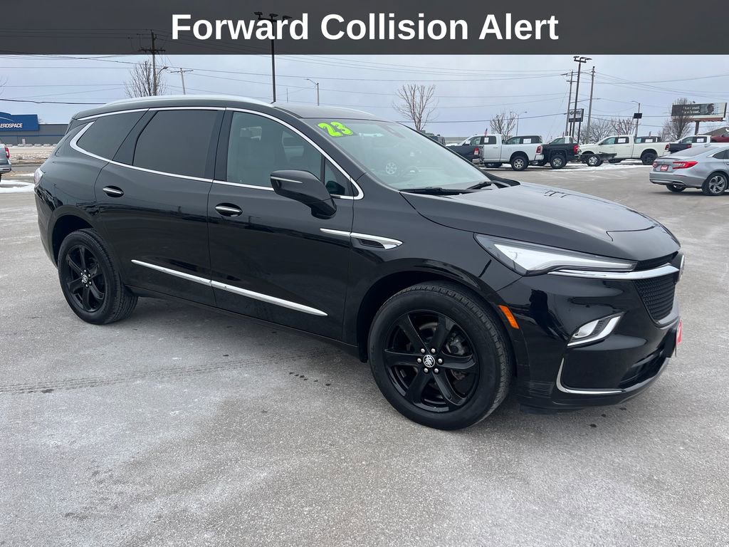 Used 2023 Buick Enclave Essence w/ Sport Touring Edition image 9