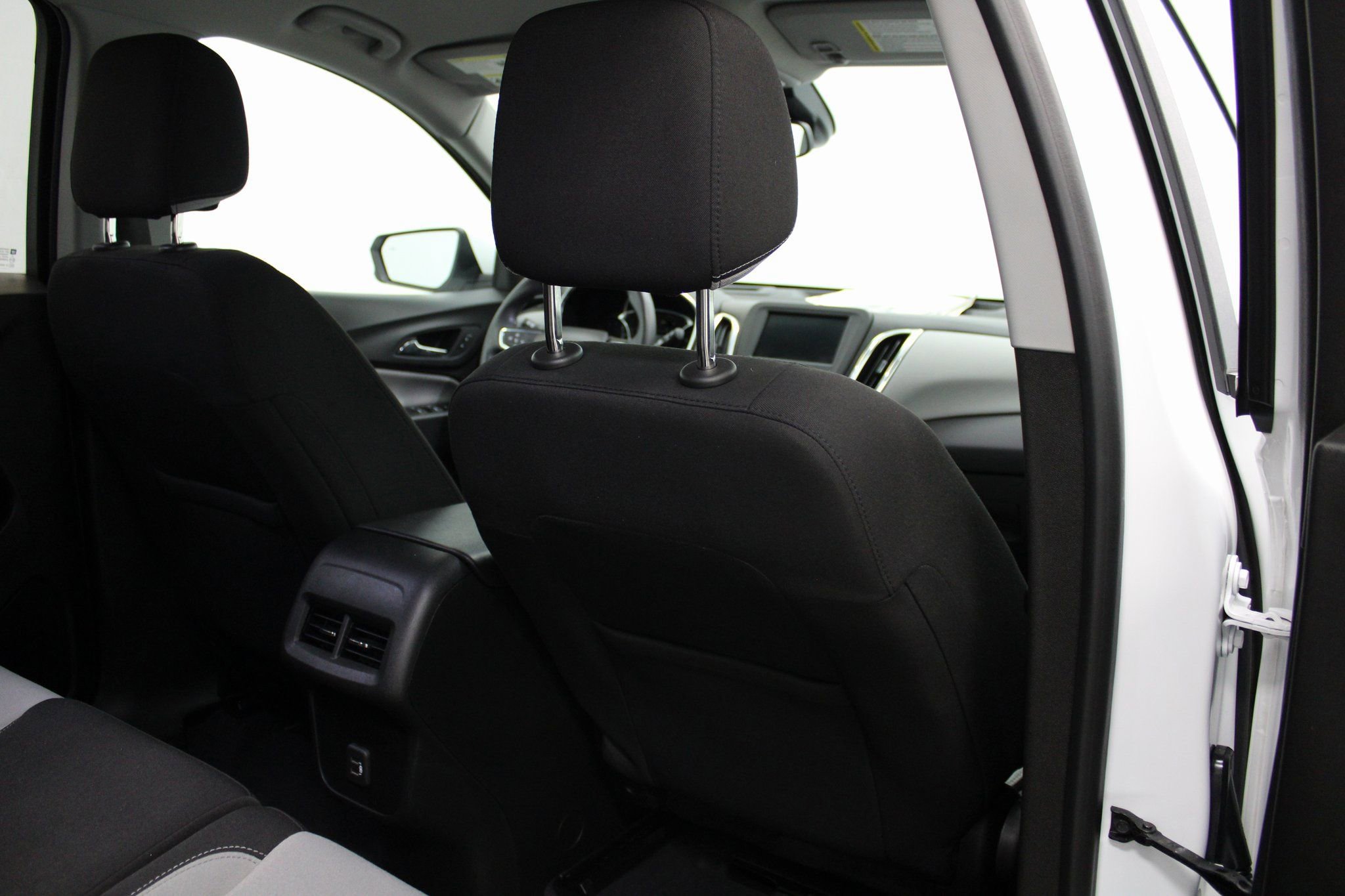 Used 2021 Chevrolet Equinox LT w/ Driver Convenience Package image 26