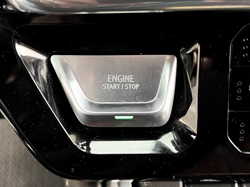 Used 2025 GMC Sierra 3500 Denali Ultimate image 11