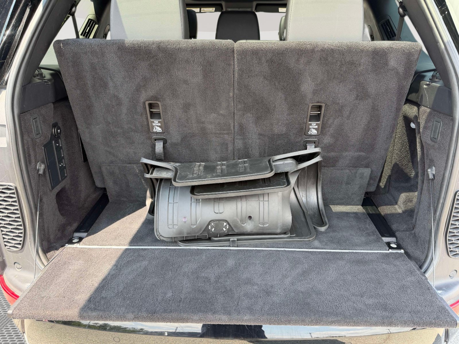 Used 2020 Land Rover Discovery Landmark AWD/4WD image 32
