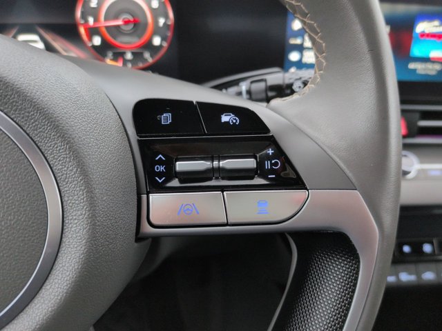 Used 2025 Hyundai Elantra SEL FWD image 25