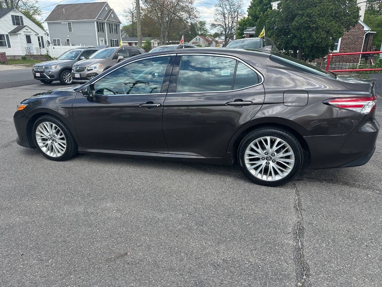 Used 2019 Toyota Camry XLE w/ Carpet Mat Package FWD image 7