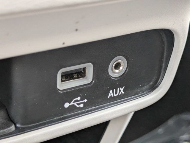 Used 2019 Chrysler Pacifica Touring-L FWD image 24