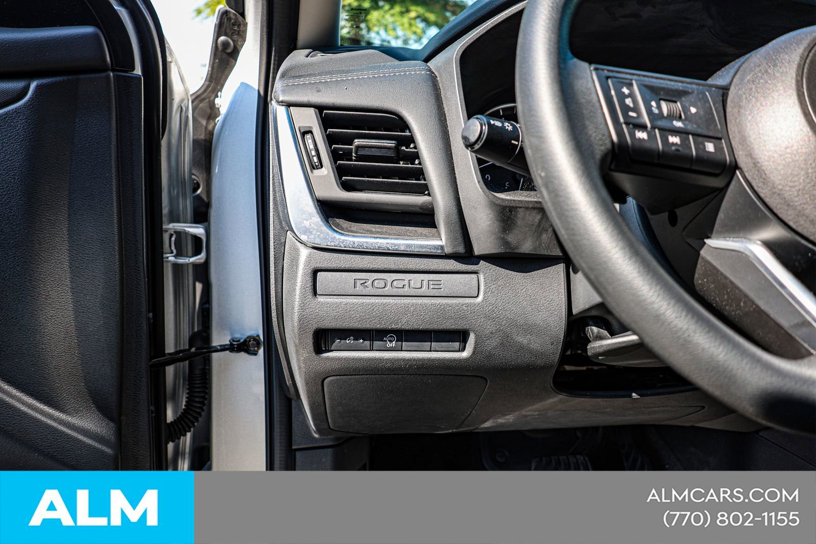 Used 2024 Nissan Rogue S image 21