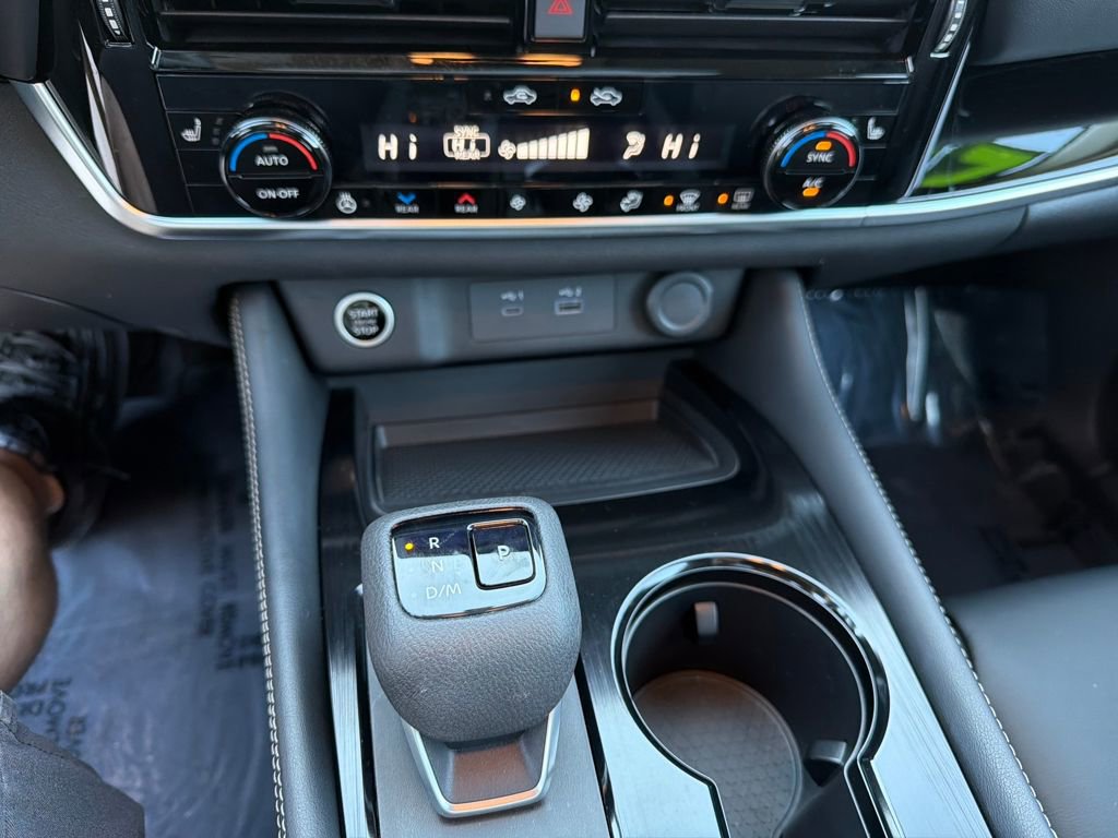 Used 2023 Nissan Rogue SL w/ SL Premium Package image 30