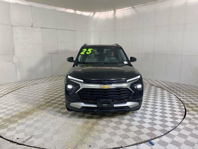 Used 2025 Chevrolet TrailBlazer LT AWD/4WD image 21