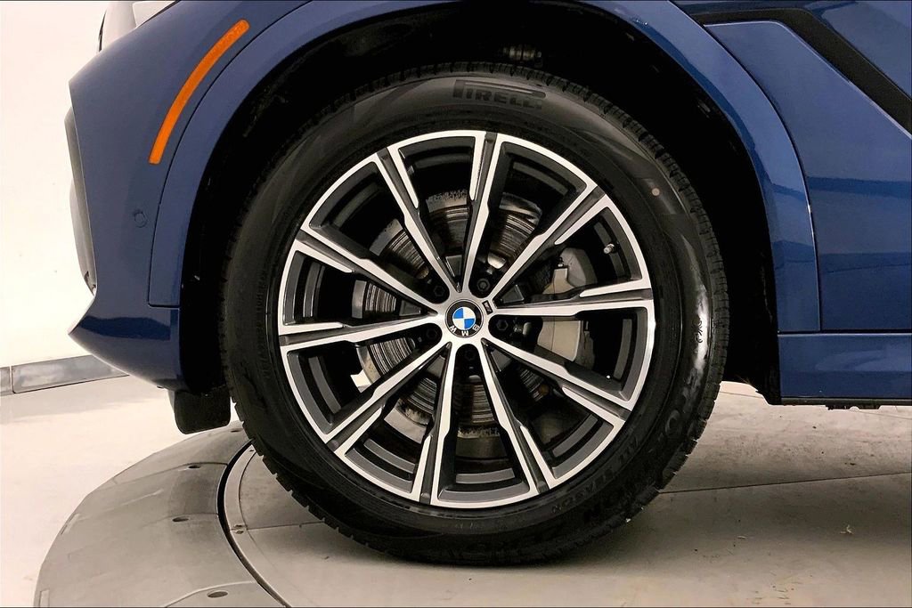 Certified 2023 BMW X6 xDrive40i w/ M Sport Package AWD/4WD image 8