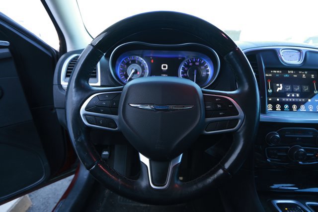 Used 2017 Chrysler 300 C RWD image 11
