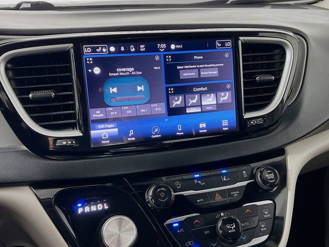 Used 2024 Chrysler Pacifica Touring-L FWD image 17