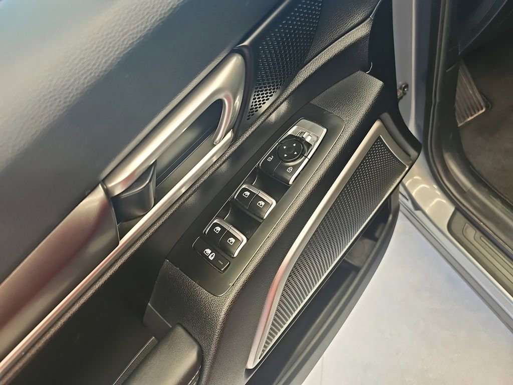 Used 2023 Kia Telluride S image 15