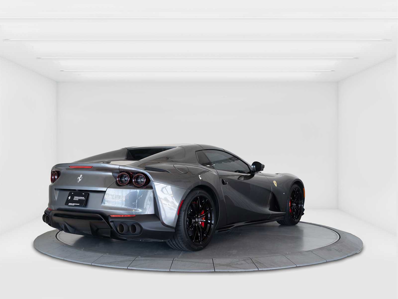 Used 2021 Ferrari 812 GTS RWD image 5