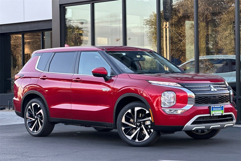 New 2025 Mitsubishi Outlander SE image 3
