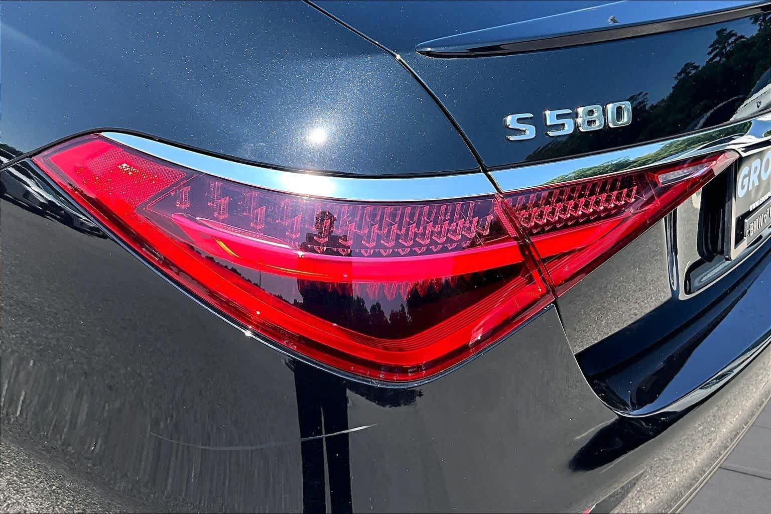 Used 2021 Mercedes-Benz S 580 4MATIC Sedan w/ AMG Line image 29