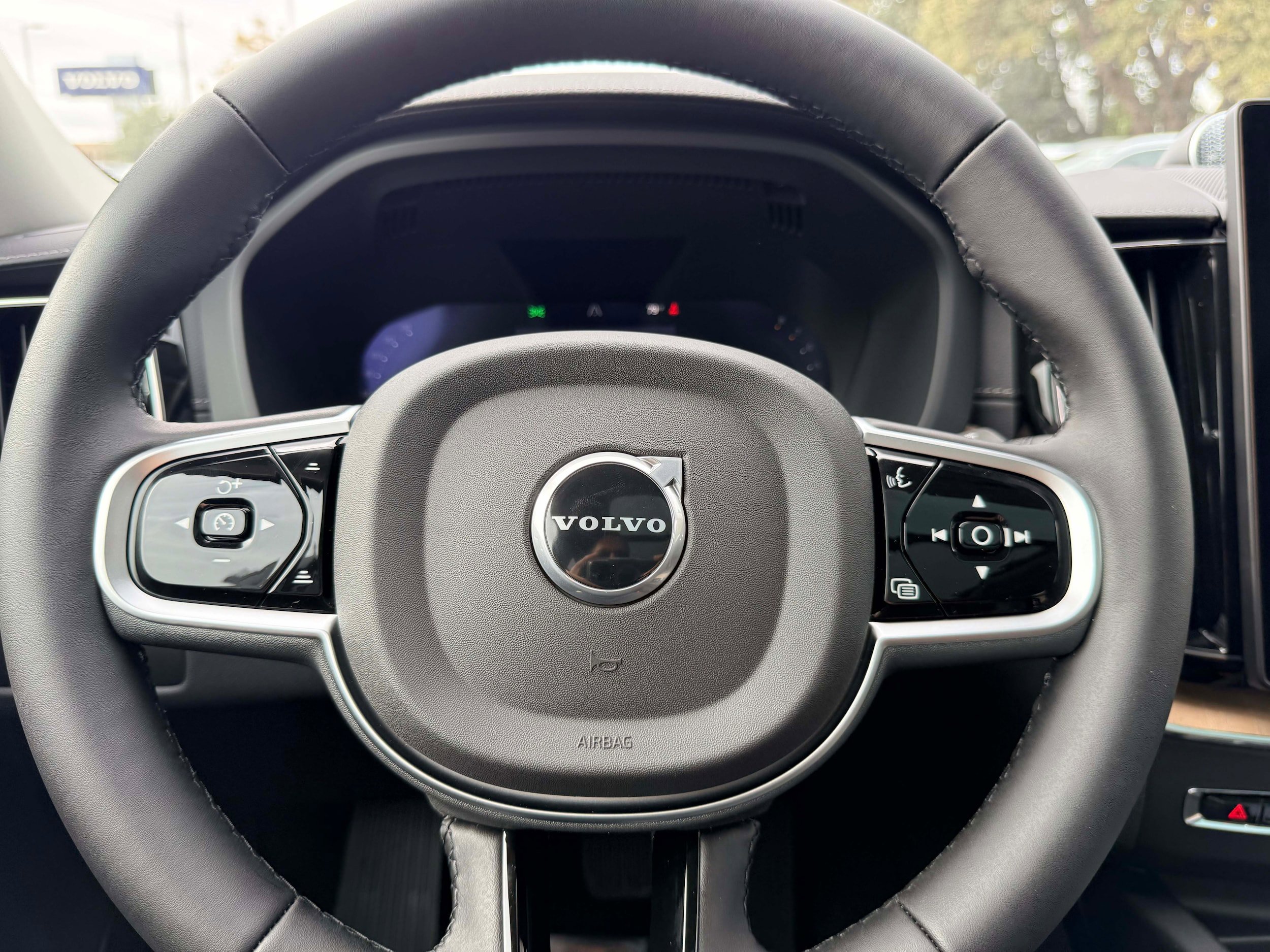 Used 2026 Volvo XC60 B5 Ultra w/ Climate Package AWD/4WD image 20