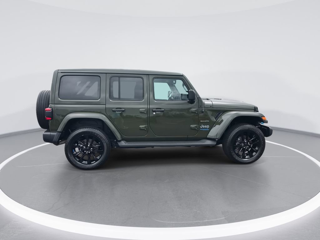 Used 2022 Jeep Wrangler Unlimited Sahara w/ Cold Weather Group AWD/4WD image 9