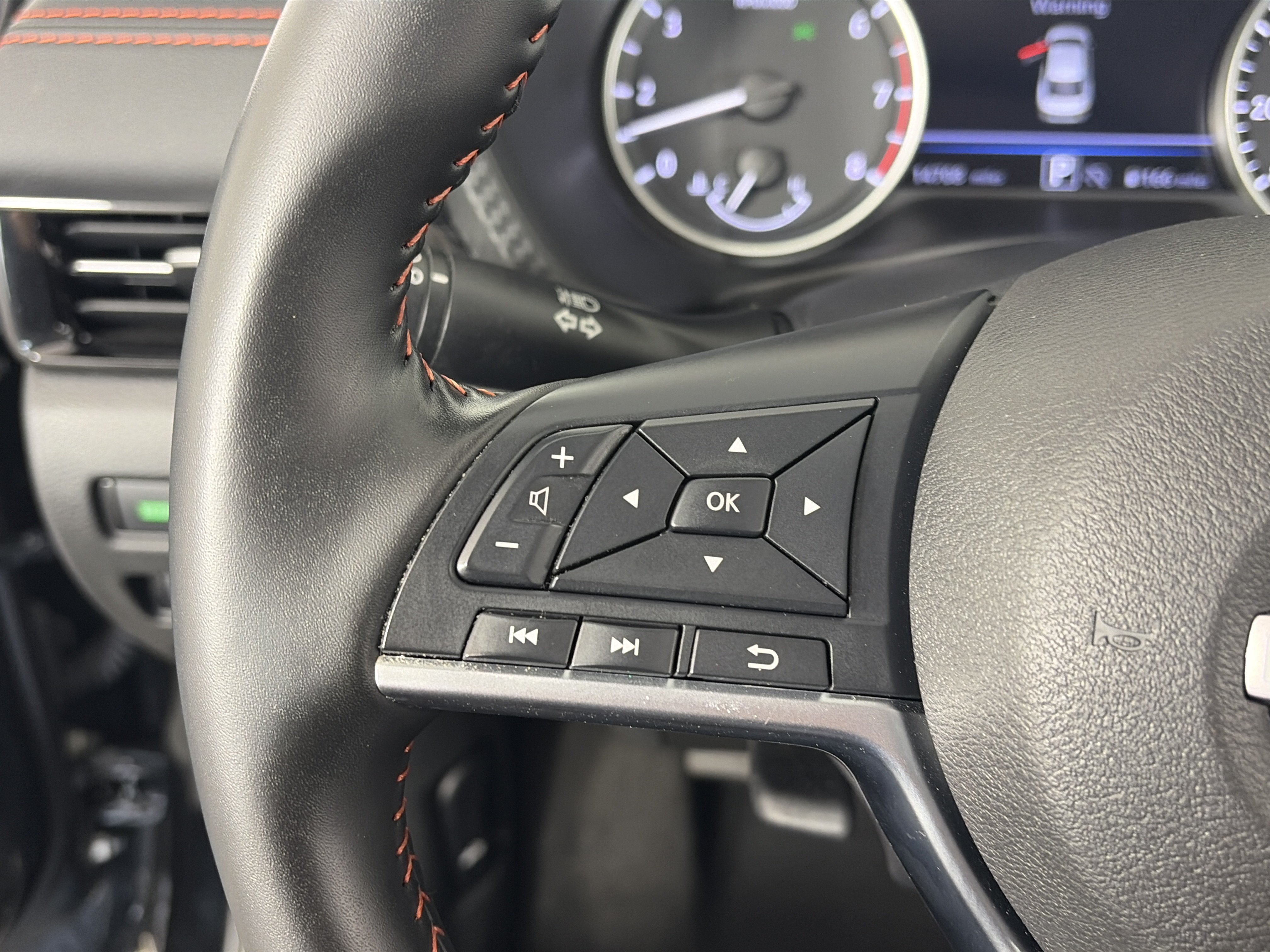 Used 2025 Nissan Sentra SR FWD image 26