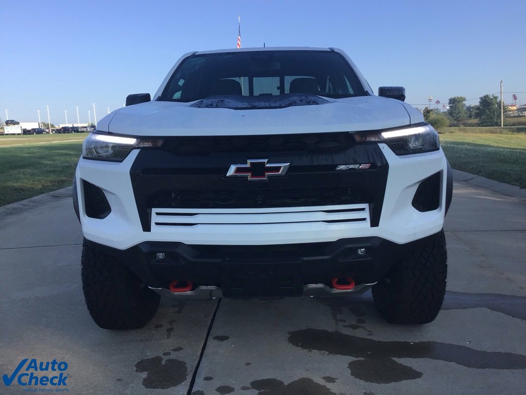 Used 2025 Chevrolet Colorado ZR2 w/ Technology Package image 12