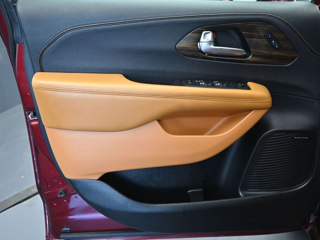 Used 2022 Chrysler Pacifica Pinnacle image 24