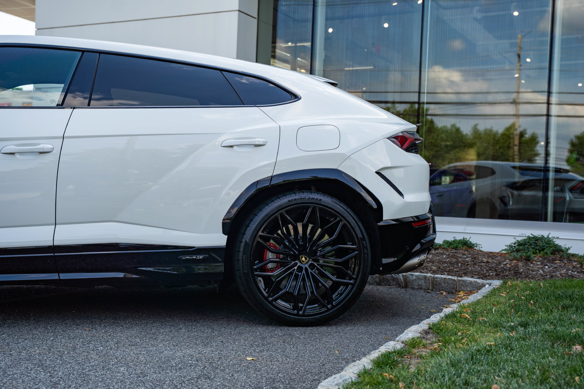 Used 2025 Lamborghini Urus Performante AWD/4WD image 10