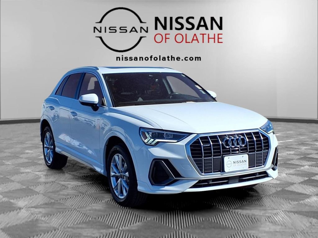Used 2025 Audi Q3 2.0T Premium image 33