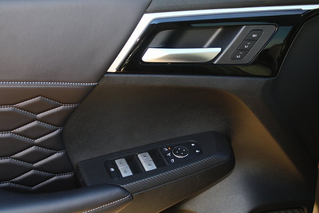 New 2026 Mitsubishi Outlander SEL image 14