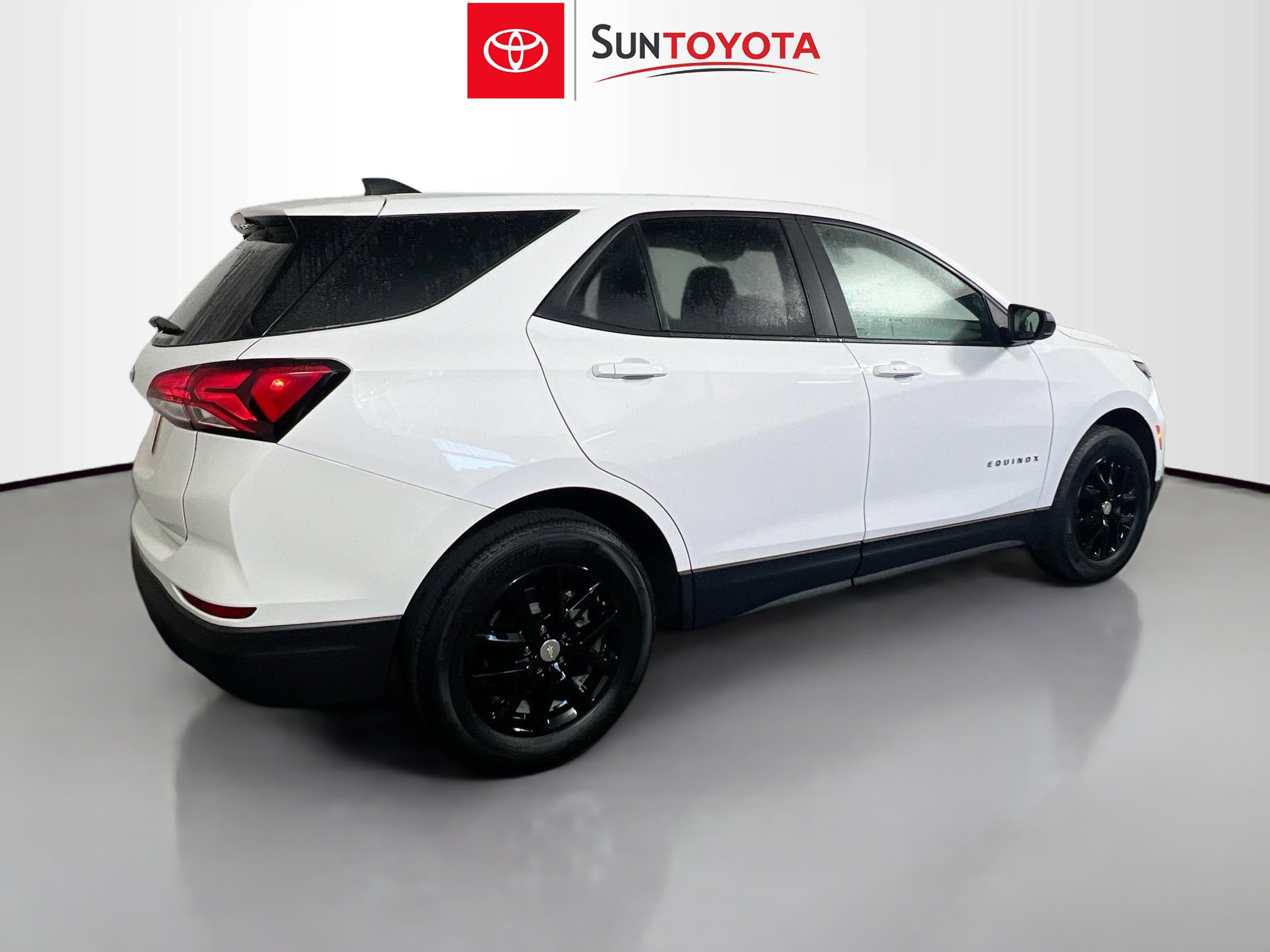 Used 2023 Chevrolet Equinox LS w/ LS Convenience Package image 4