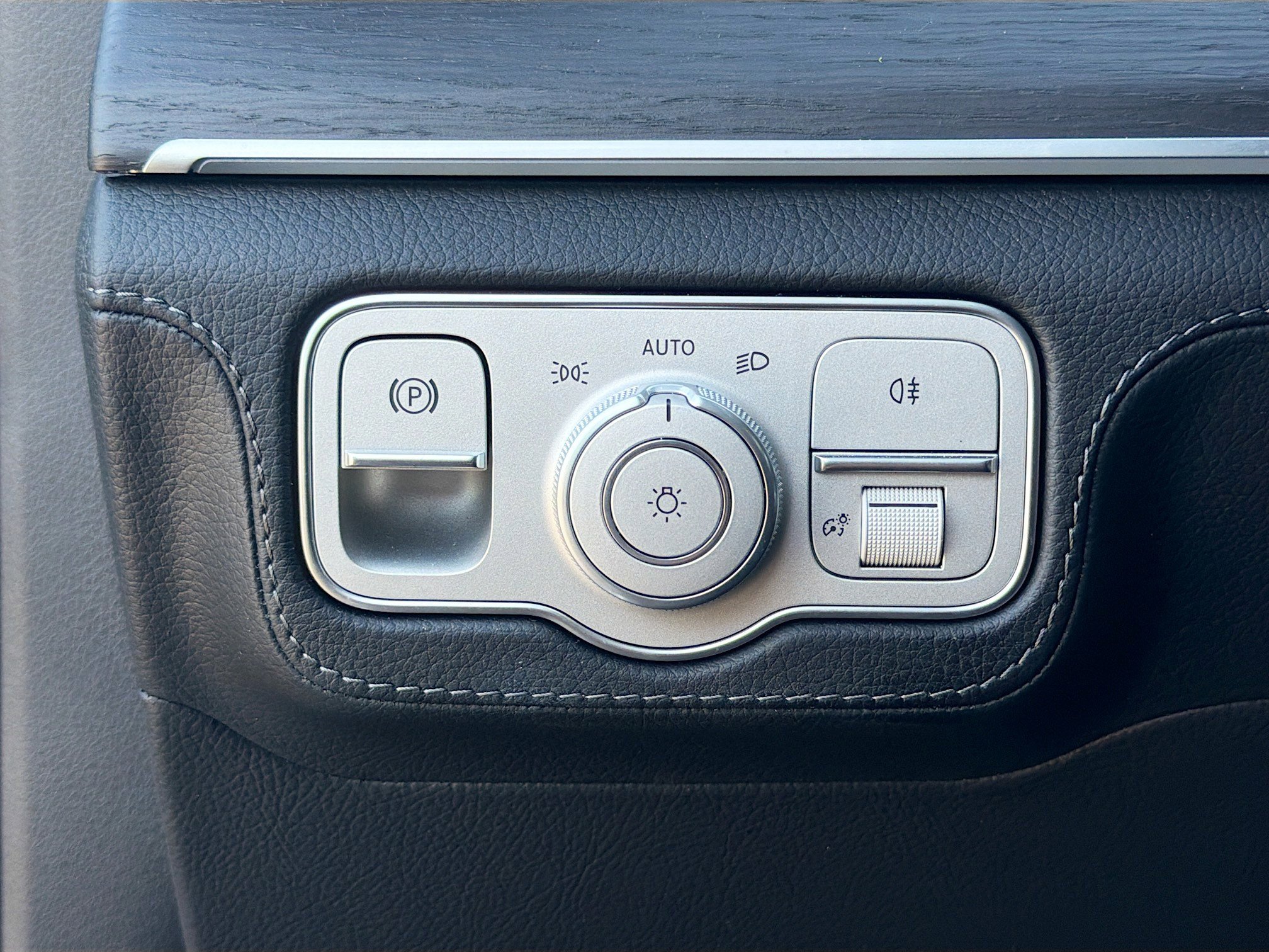 Used 2025 Mercedes-Benz GLS 580 4MATIC image 38