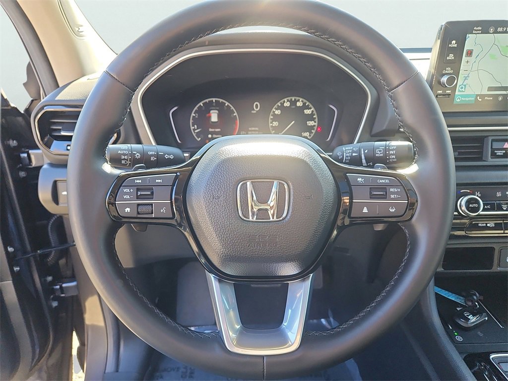 Certified 2025 Honda Pilot Touring image 30