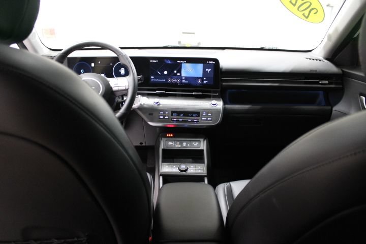 Used 2024 Hyundai Kona Limited FWD image 30
