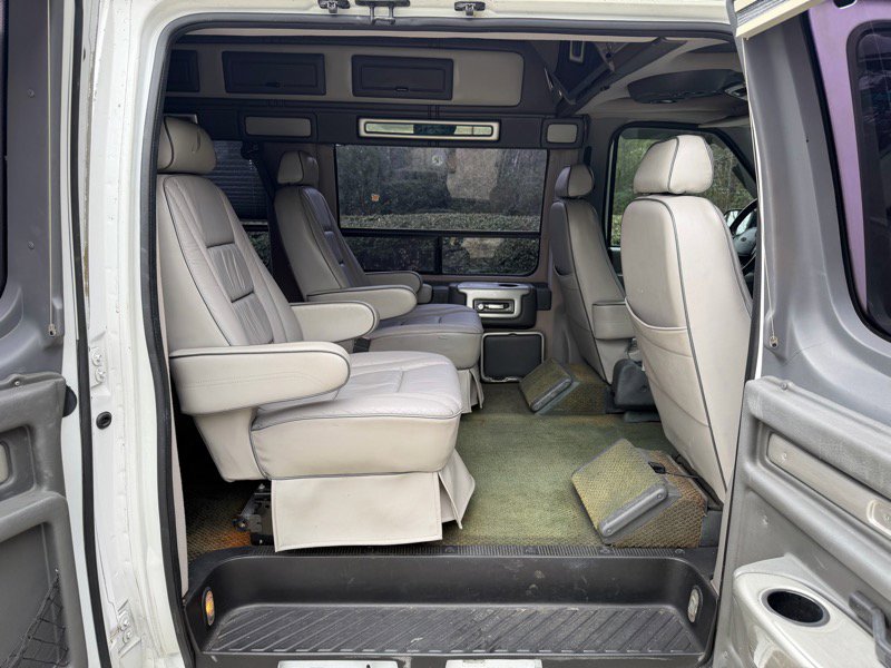 Used 2002 Ford E-150 and Econoline 150 image 23