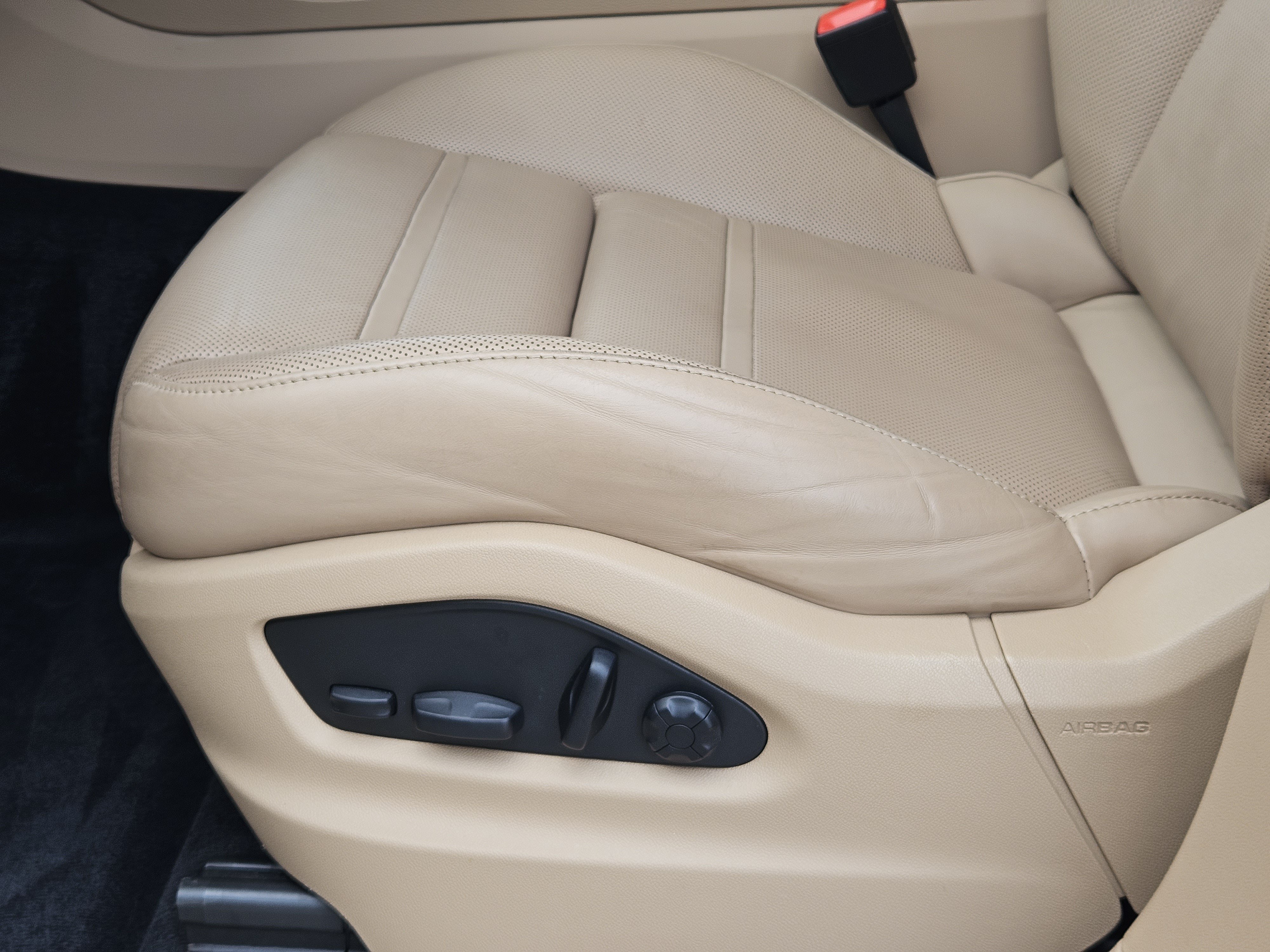 Certified 2023 Porsche Cayenne AWD/4WD image 23