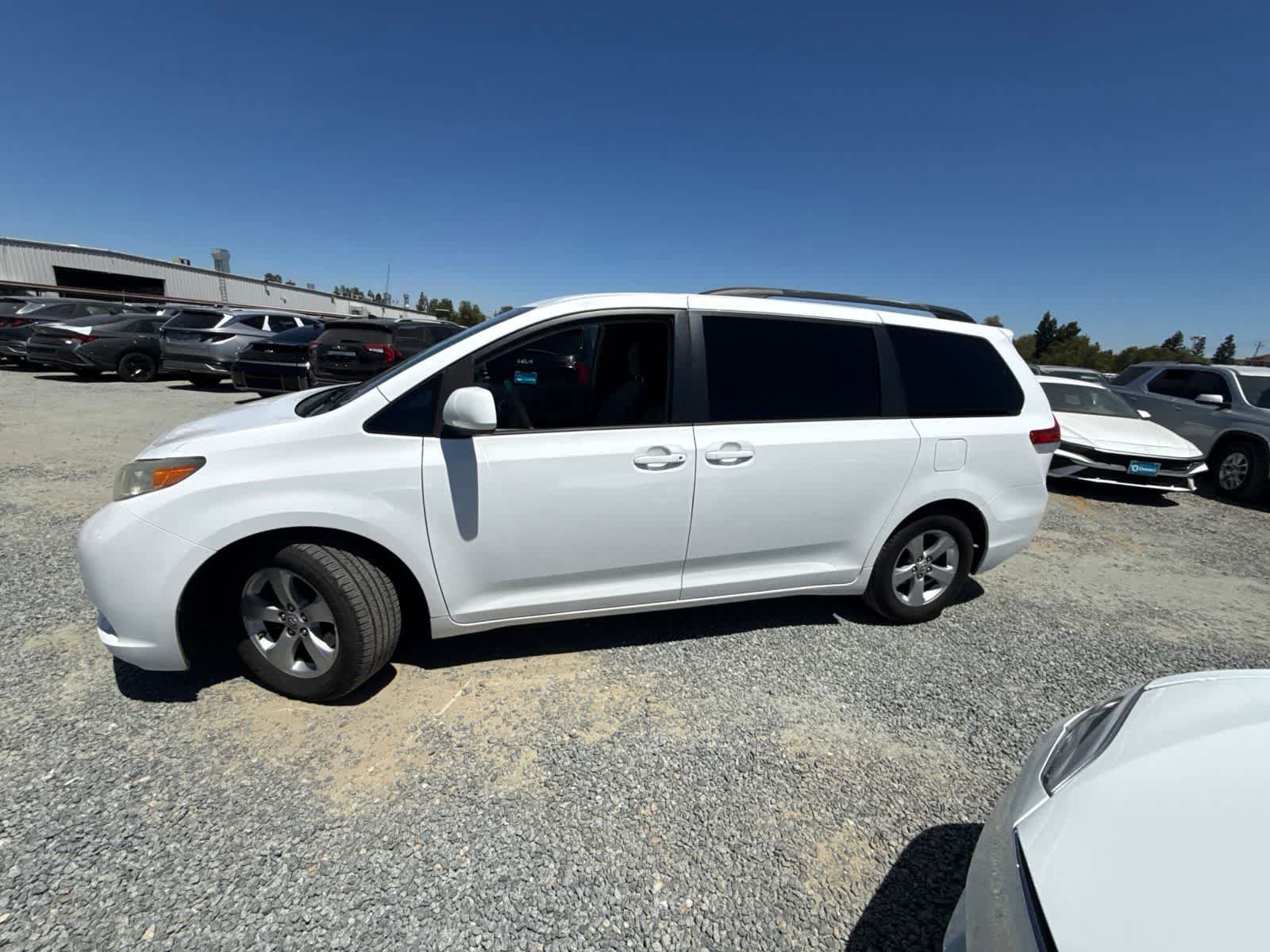 Used 2012 Toyota Sienna LE FWD image 6