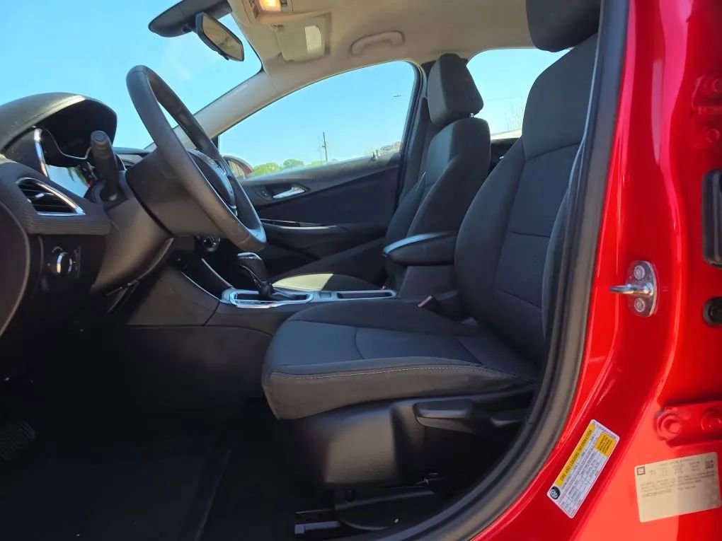 Used 2017 Chevrolet Cruze LS FWD image 13