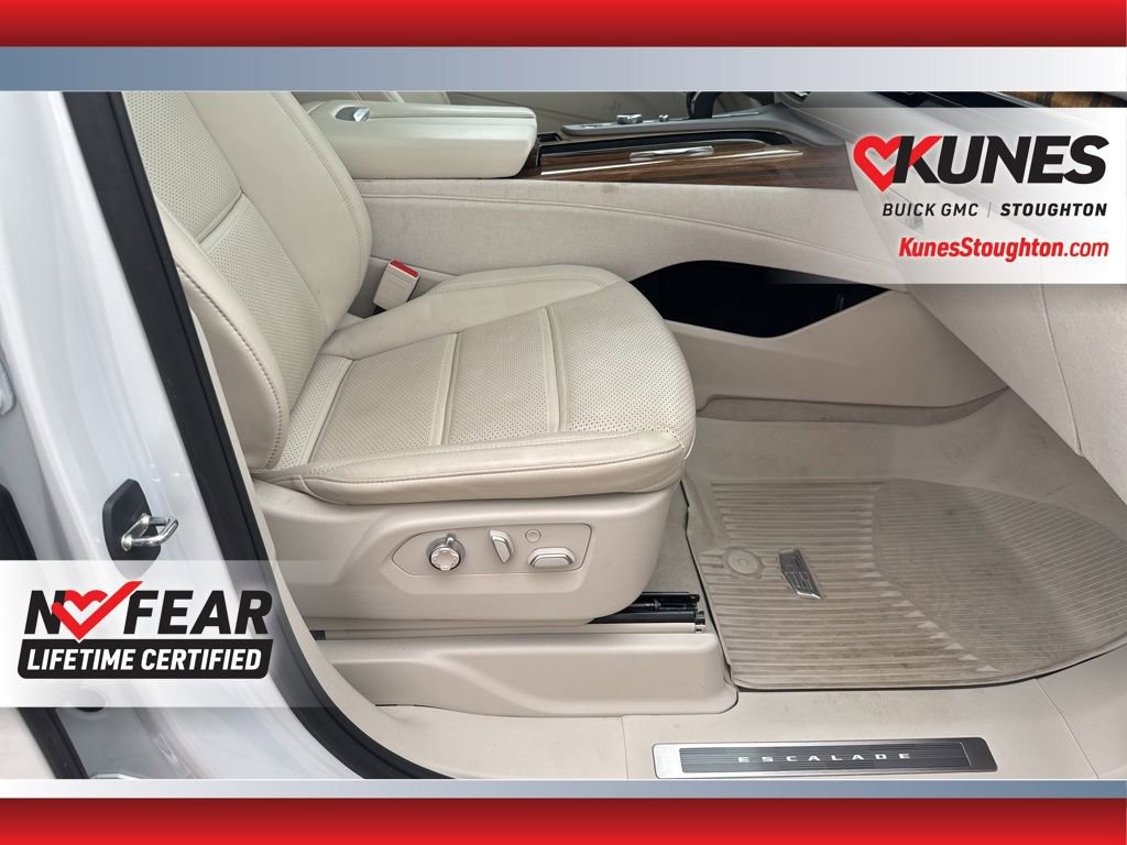 Used 2023 Cadillac Escalade Premium Luxury Platinum w/ Heavy-Duty Trailer Package AWD/4WD image 26