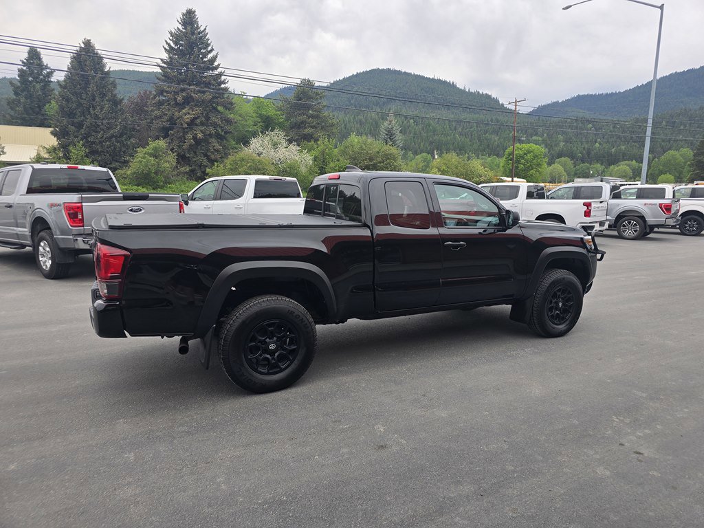 Used 2022 Toyota Tacoma SR w/ SX Package AWD/4WD image 4