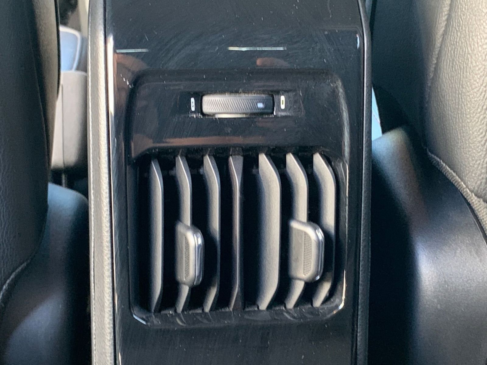 Used 2025 Jeep Compass Trailhawk image 23