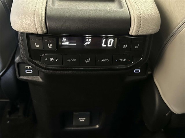 Used 2024 Toyota Grand Highlander AWD image 21