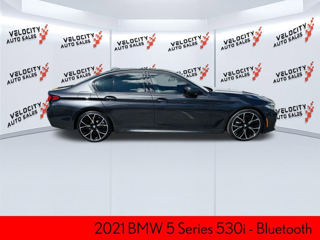 Used 2021 BMW 530i w/ M Sport Package image 2
